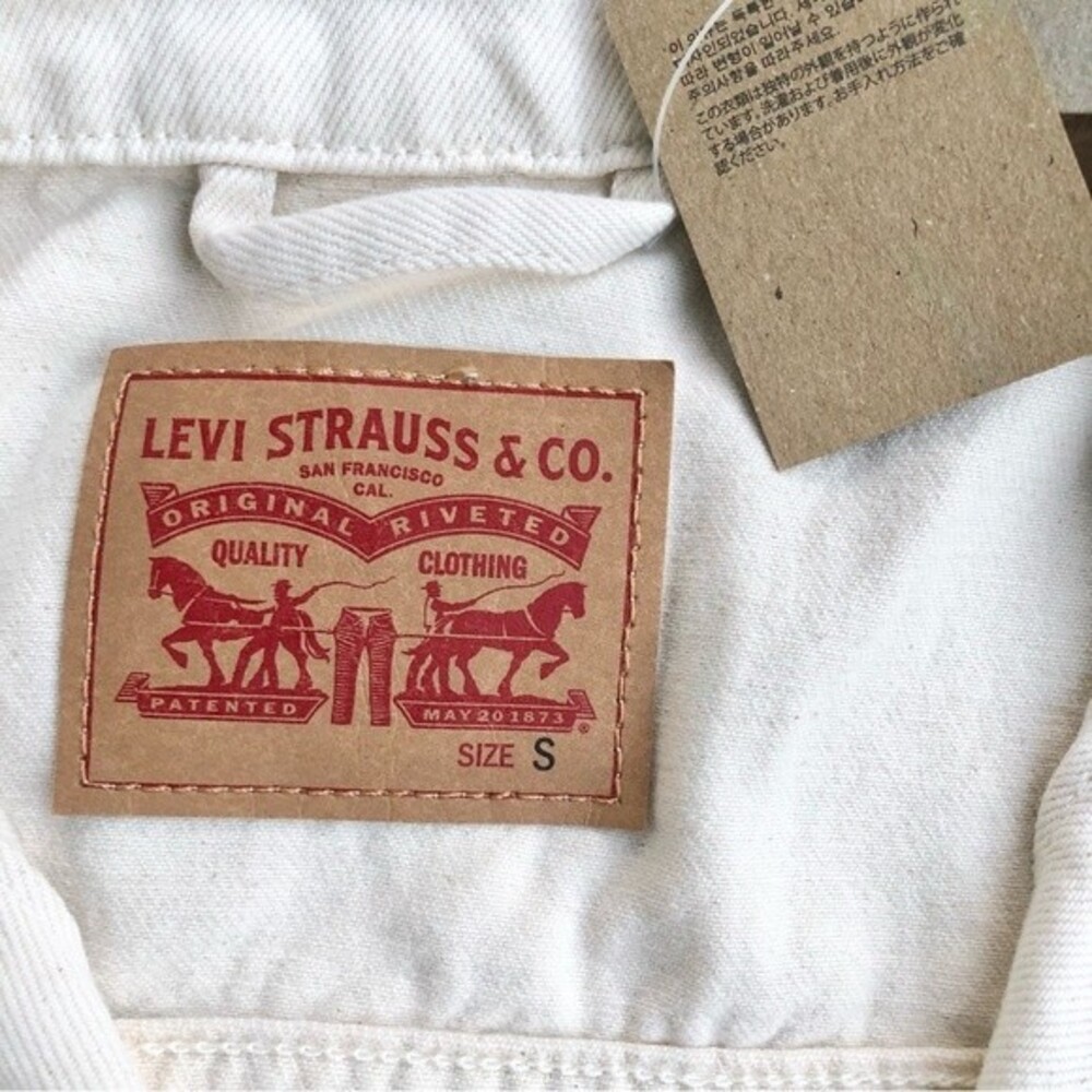 Levi’s Ex-Boyfriend Trucker Jacket Off White Butterfly Denim Jean Jacket Small - Picture 7 of 12
